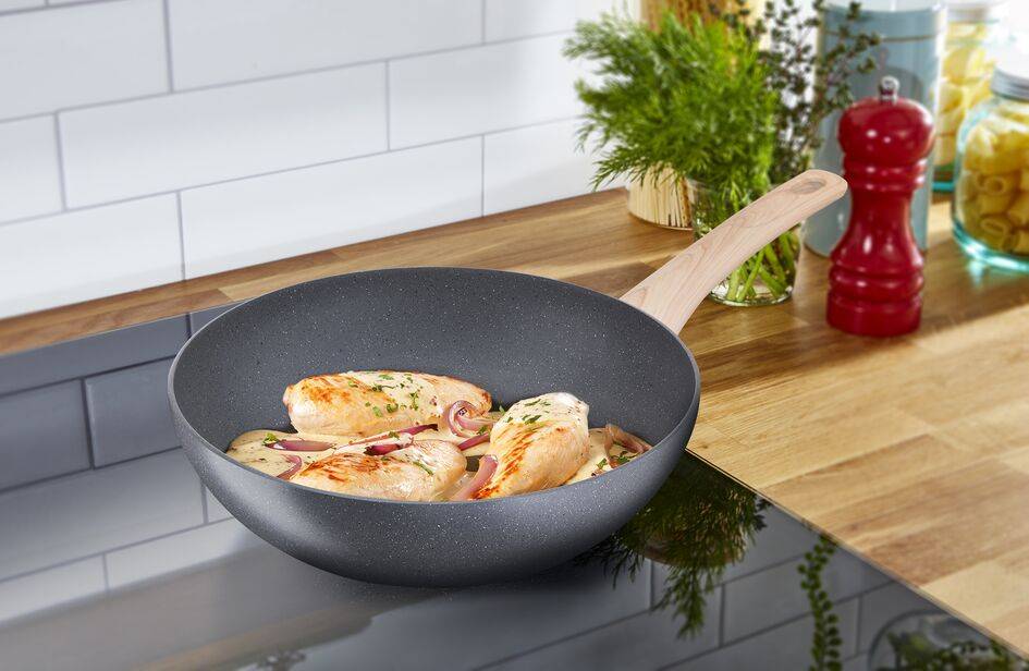 Wok serpenyő Tefal Natural Force G2661972 28 cm