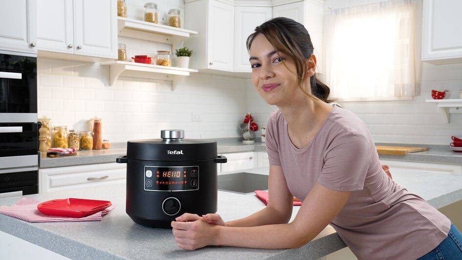 Többfunkciós elektromos kukta Tefal Turbo Cuisine CY754830 Fekete