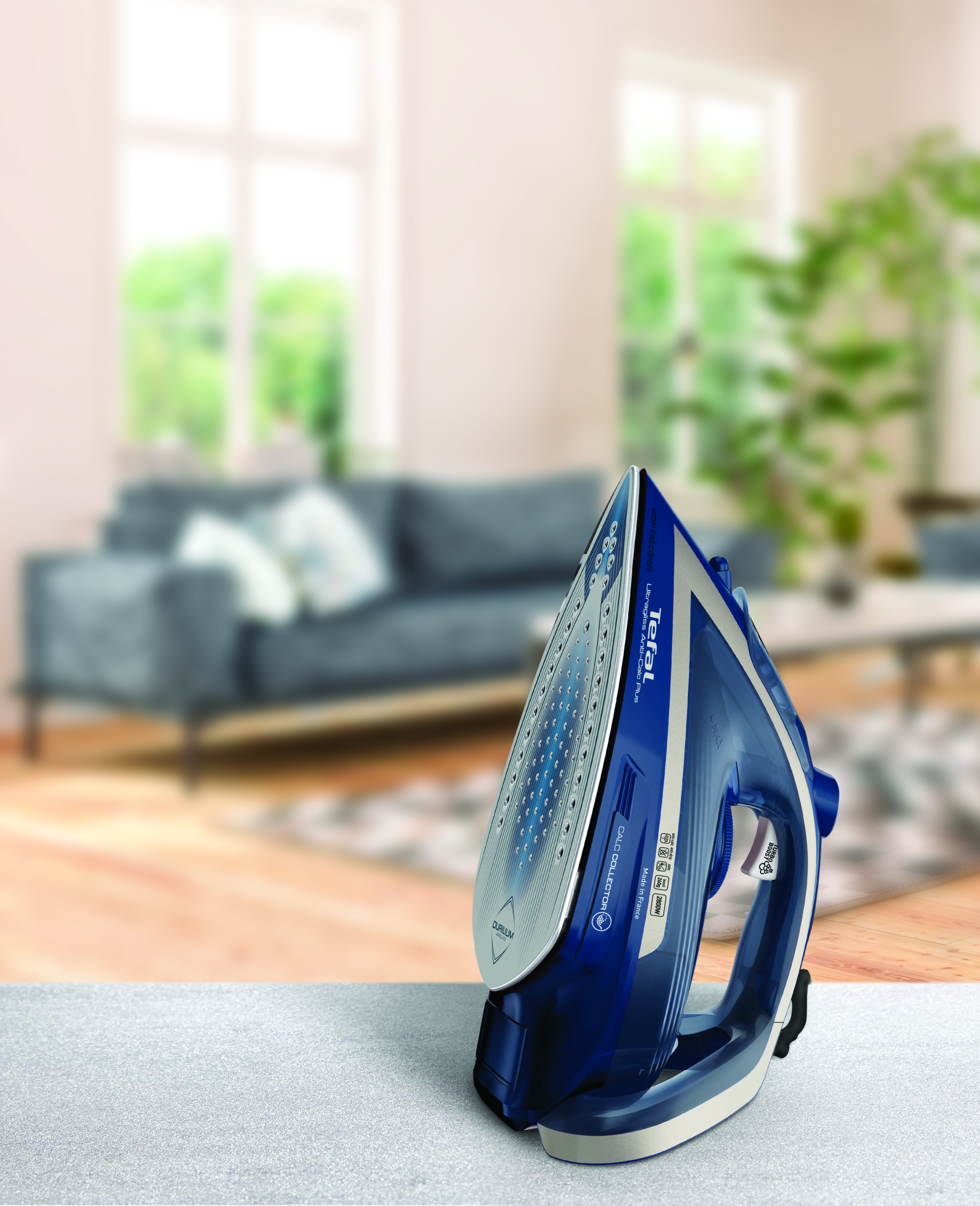 Gőzölős vasaló Tefal Ultragliss Plus FV6830E0 Sötét kék/Fehér